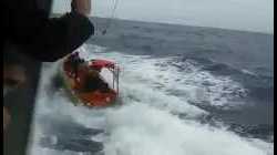 lancha con enfermo en camilla se accidenta